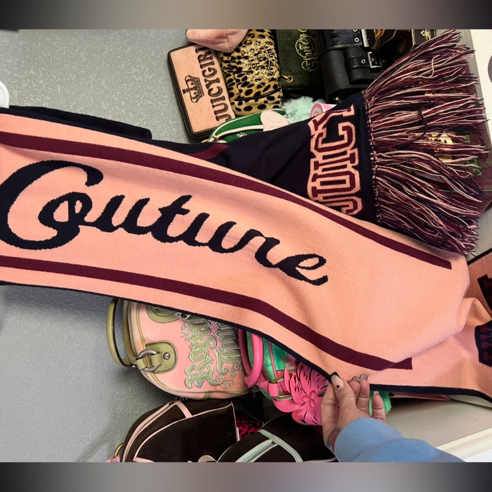 OG LIKE NEW Juicy Couture Pink and Navy Scarf - Picture 3 of 4